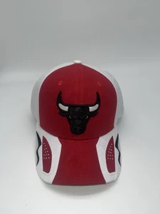 NEU Mitchell & Ness NBA Chicago Bulls Day 6 verstellbare Snapback Mütze weiß rot - Bild 1 von 9