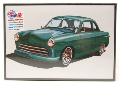 Ford Coupè 1949 Modellino Auto Kit Costruzione Plastica 1:25 AMT - Immagine 1 di 4