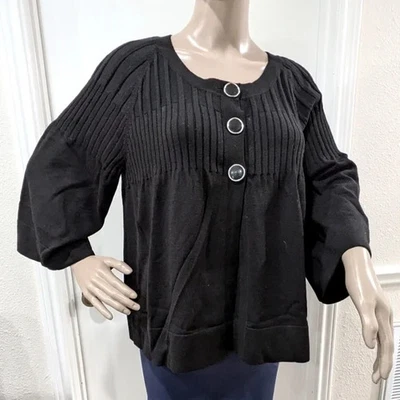 Suéter para mujer negro fluido con botones delanteros de la colección PETER NYGARD talla 0X (XS) Foto 1 de 4