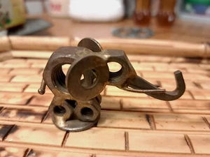Statuina vintage Rock Creek metallo artigianale dadi elefante bullone ferramenta artigianale 1,5" - Foto 1 di 3