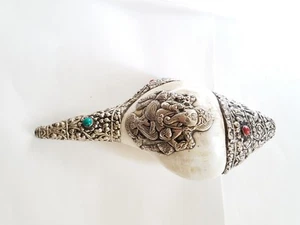 Caracola de mar de 8,5 pulgadas decorada con ganesh de plata. - Imagen 1 de 6