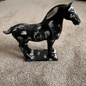 Horse Home Decor Black Cream Resin Distressed On Flat Base Heavy Weight - Picture 1 of 10