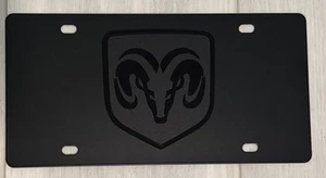 Placa de matrícula de acero inoxidable mate negra Dodge RAM logotipo elevado en 3D - Imagen 1 de 3
