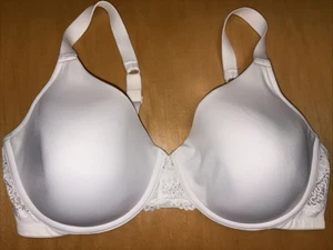 Playtex Secrets lightly padded Underwire bra Style 4739 white 40D - Picture 1 of 5
