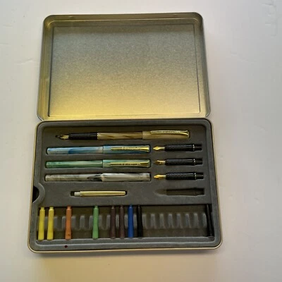 JUEGO DE BOLÍGRAFOS DE CALIGRAFÍA STAEDTLER PUNTOS INTERCAMBIABLES SURTIDOS Foto 1 de 2