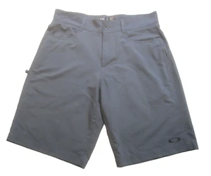 Oakley Shorts Mens Adult 30 Gray Chino Lightweight Regular Fit Logo Golf Preppy - Picture 1 of 10