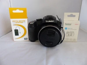 PANASONIC LUMIX DC-FZ70 16.1 MP / 60x zoom / Wi-Fi Looks and works great. - Picture 1 of 9
