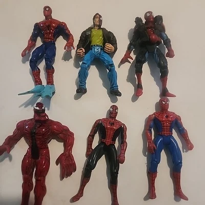 ToyBiz Marvel Spider Man Lot Of 6 Figures- Comic Spider Man And Carnage - Image 1 of 4