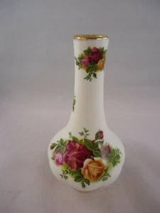 Royal Albert Old Country Roses Bud Vaso 14 cm Bone China 1° Qualità British - Foto 1 di 7