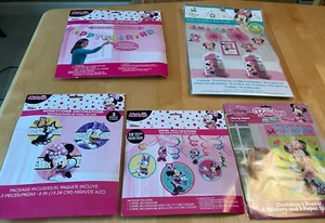 LOTTO FORNITURE DECORAZIONI PARTY DISNEY MINNIE NUOVE  - Foto 1 di 2
