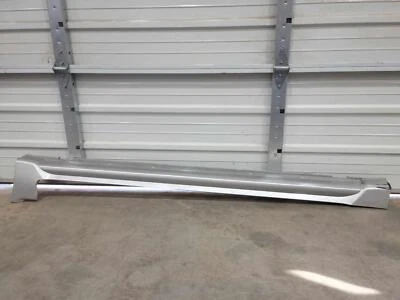 2008-2010 Saturn Vue Rocker Molding Side Skirt Right Passenger Side OEM 19152924 - Image 1 of 4