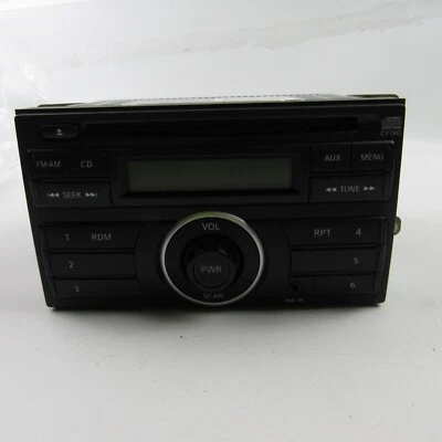REPRODUCTOR DE CD NISSAN VERSA 2013-2016 UNIDAD RECEPTORA DE RADIO AM/FM OEM 28185-3AN0A Foto 1 de 4