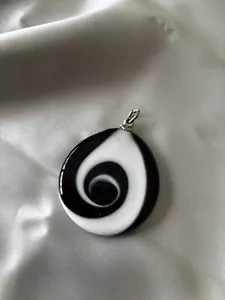 Black And White Murano Glass Oval Pendant Necklace Purchased In Venice, Italy - Picture 1 of 3