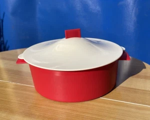 NEW Tupperware Large Tortilla Keeper Green 12 cup storage container Dif. Colors - Picture 1 of 7