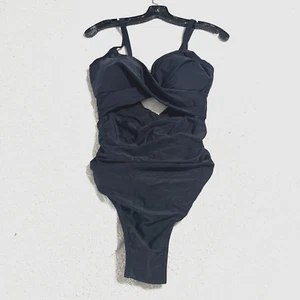 Traje de baño Eomenie para mujer negro grande frente abierto de una pieza - Imagen 1 de 6