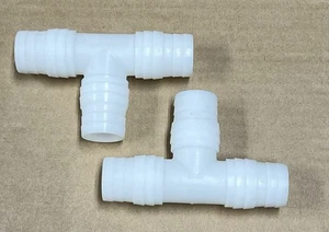 2 unidades. Camiseta Attwood Marine 3 vías 90 grados para manguera de identificación de 1-1/8" o 1-1/4" #3893-1 - Imagen 1 de 2