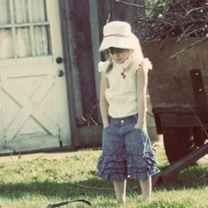 Eden's Boutique Mädchen Shorts Gauchos Größe 4T blau Denim Rüschen Boutique - Bild 1 von 4