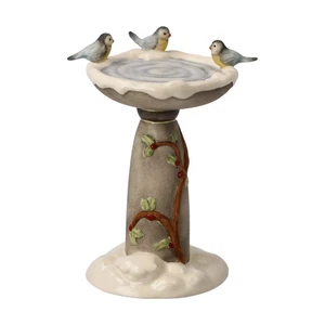 Goebel Winterliches Vogelbad Weihnachten Neu XMAS Winterwald 2025 Schnee Brunnen - Picture 1 of 7