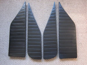 88-94 CHEVY SILVERADO GMC SIERRA STEP SIDE TRUCK BLACK STEP PADS OEM EXCELLENT! - Picture 1 of 9