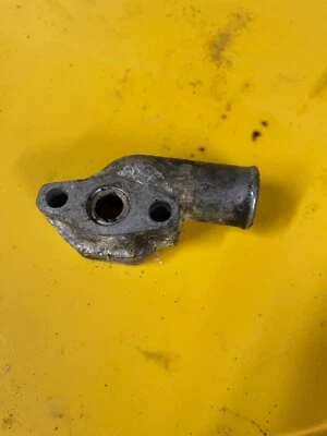 Brida de conexión de inyector de válvula de arranque en frío BMW E21 320i M10 1980-83 Foto 1 de 2