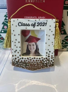 Class Of 2021 Graduation Christmas Tree Hallmark Keepsake Ornament New In Box - Picture 1 of 12