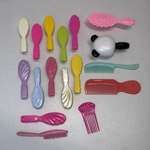 Lot Barbie Hair Accessories Doll Brushes Combs Colorful Vintage - Bild 1 von 4