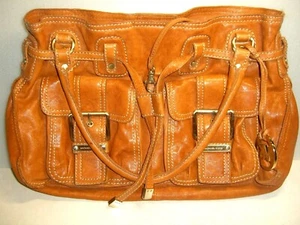 Borsa a tracolla Michael Kors in pelle marrone con coulisse e tasche anteriori 14 x 9'' - Foto 1 di 10