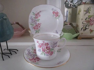 PRETTY, VINTAGE, VALE, PINK AND MAUVE, FLORAL TEA TRIO - Picture 1 of 8