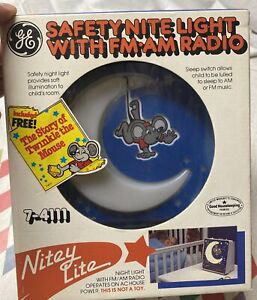 Vintage GE “Nitey Lite” Safety Night Light Radio Twinkle The Mouse 7-4111 NIB