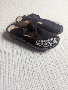 Alegria Clogs Black Suede Floral Embroidered Shoes Women's 38 EUC Butterfly  - Picture 1 of 9