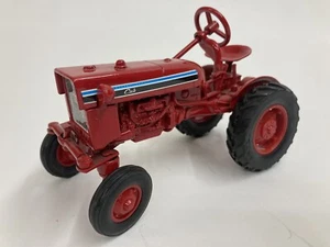 Vintage Ertl International Cub Tractor 1/16 Scale Die Cast - Picture 1 of 5
