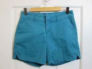 Lee Teal Khaki Shorts Women Size 6 Waist 29 Natural Fit Stretch Pockets 48-33927 - Picture 1 of 4