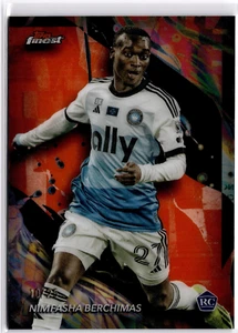 Nimfasha Berchimas 2024 Topps Finest MLS rifrattore arancione #195 Charlotte #10/25 - Foto 1 di 2