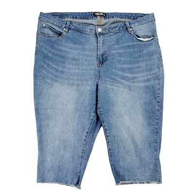 Almost Famous Jeans Womens 22 Blue Mid Rise Capri Light Wash Casual Stretch - Image 1 of 4