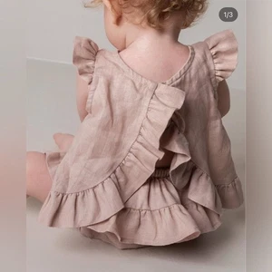 MarMar Copenhagen 100 % Leinen Rüschenkleid hellbraun in verwaschenem Rose 1,5-2 Jahre 100 $ - Bild 1 von 11