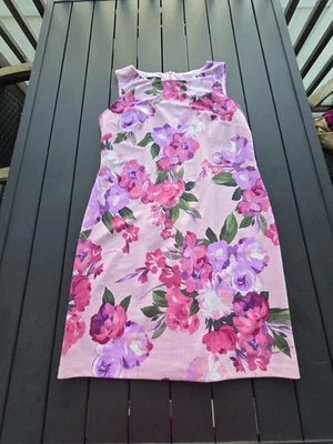 Vestido feminino AGB sem mangas bainha rosa floral tamanho 16 - Imagem 1 de 4