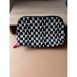 Borsa trucco Benefit Cosmetics nera bianca con logo - Foto 1 di 8
