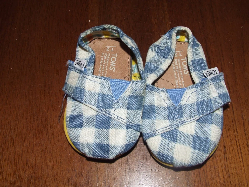 Tiny Toms Talla 2 Clásicos Zapatos de Lona Azul Blanco A Cuadros Sin Cordones Bebé Niño Foto 1 de 1