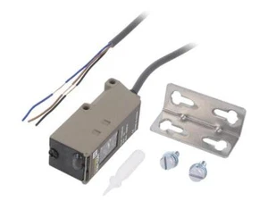 E3S-CD61 2M Sensor: fotoelektrisch Bereich: 700mm NPN / PNP Spiegelung OMRON - Picture 1 of 1