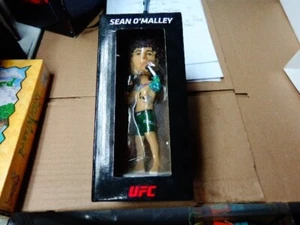"SUGAR" SEAN O'MALLEY ( ROOKIE) UFC BOBBLEHEAD BY ZUFFA 2019 NEW IN BOX - Bild 1 von 7