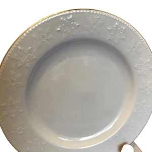 Set of 4 Libbey Embossed Crystal Snowflakes Holiday White Salad Plates Gold Trim - Picture 1 of 8