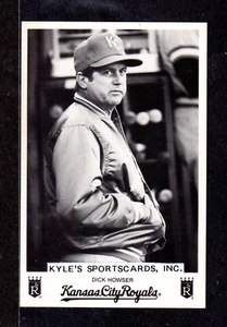 Tarjeta fotográfica #6 Dick Howser KC Royals 1984 sin firmar 3-1/4 x 5 B & W emitida por el equipo - Imagen 1 de 1
