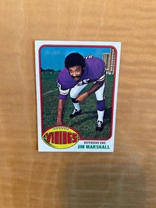 Topps Football #385 1976 ¡¡Jim Marshall!! ¡¡BIEN CENTRADO!! ¡ENVÍO DE $1!! - Imagen 1 de 2