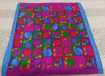 Pañuelo de seda vintage Liz Claiborne frutas ciruelas rojo fucsia multicolor talla rara Foto 1 de 4