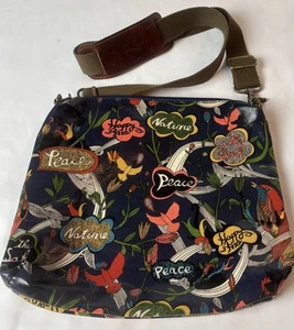 Borsa a tracolla Sakroots Peace Birds rivestita in tela con tracolla di ricambio  - Foto 1 di 9