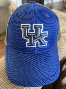 KENTUCKY WILDCATS LOGOTIPO BORDADO AJUSTE REGULAR SOMBRERO TOP DEL MUNDO GRIS UK - Imagen 1 de 4
