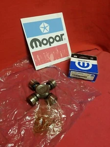 NOS Mopar Universal Joint U-Joint 86-04 RAM  5016382AA - Bild 1 von 3