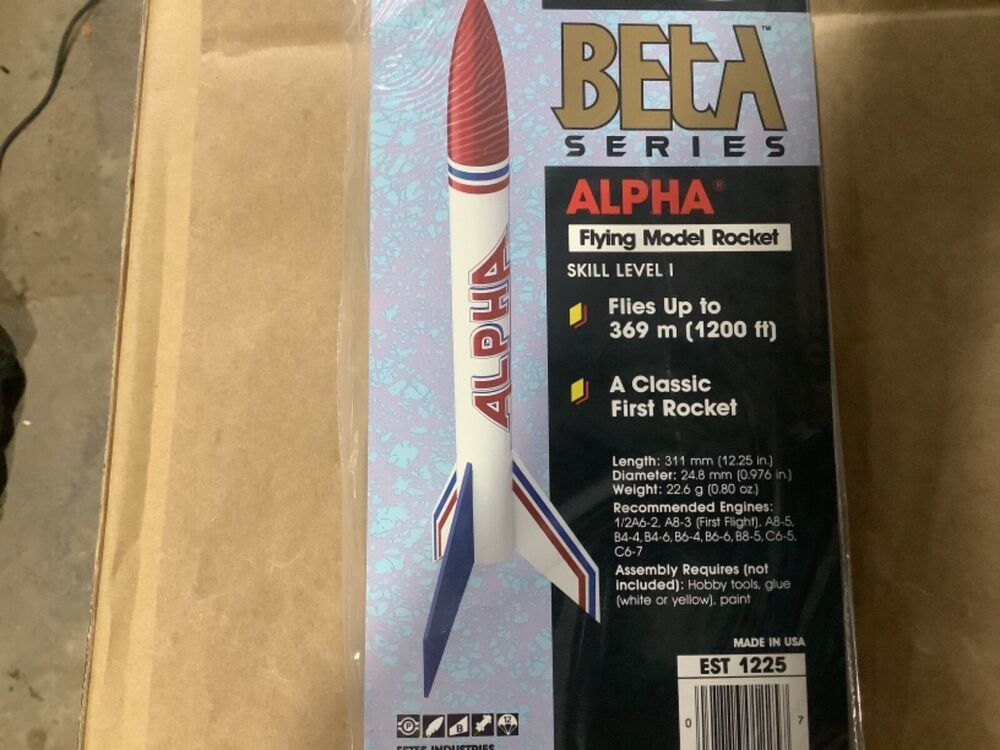 Estes 1225 Alpha Flying Model Beginner Rocket Kit Level 