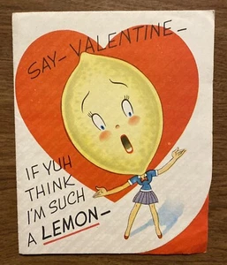 Tarjeta de San Valentín de colección de los años 40 para mujer con un limón como cabeza “¡Prueba exprimirme!” - Imagen 1 de 12