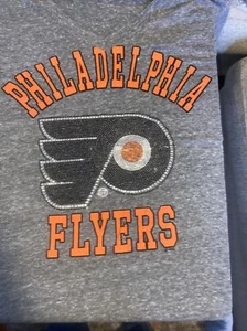 Philadelphia Flyers Camicia Donna 2XL Nero Carl Banks GIII 4Her Grafica NUOVA CON ETICHETTE - Foto 1 di 6
